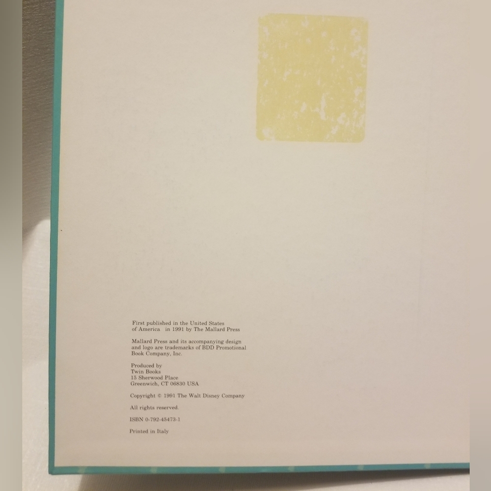 1991 'New Adv. of Winnie the Pooh' book - Picture 3 of 4